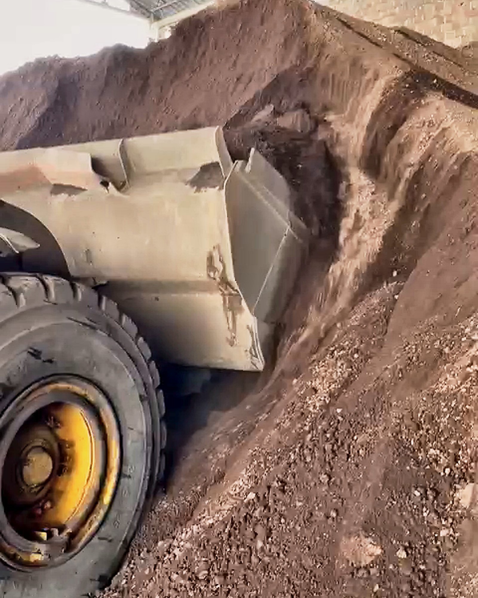 Leonardit – İş makinesi ile harmanlama